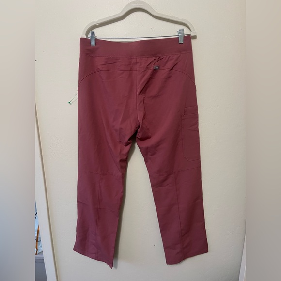 NWT Figs Women’s Mauve Scrub Pants - Picture 3 of 3